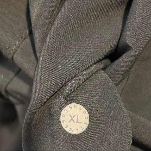 lululemon athletica Men's Dark Gray Joggers - Picture 7 of 12